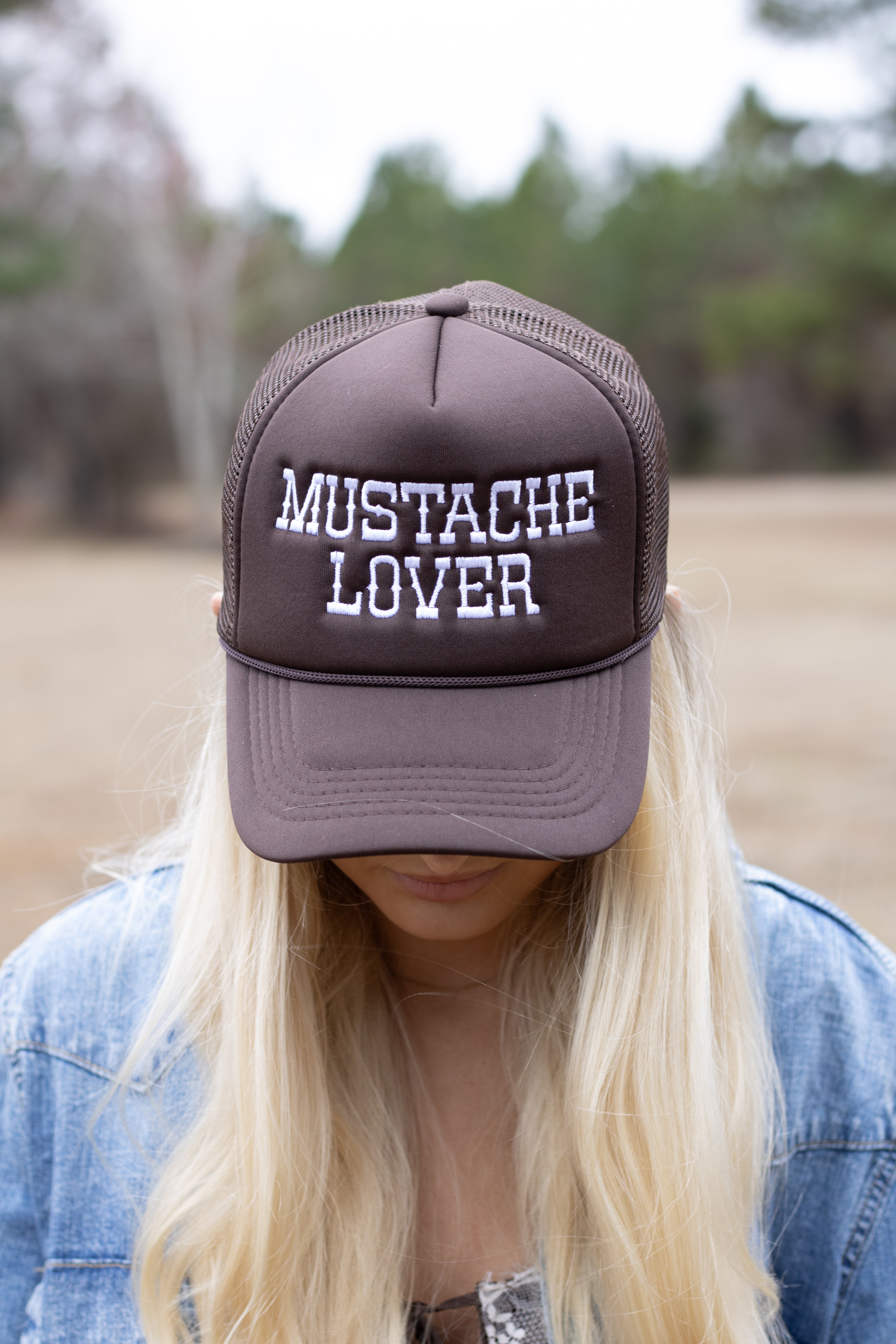 MUSTACHE LOVER brown trucker hat