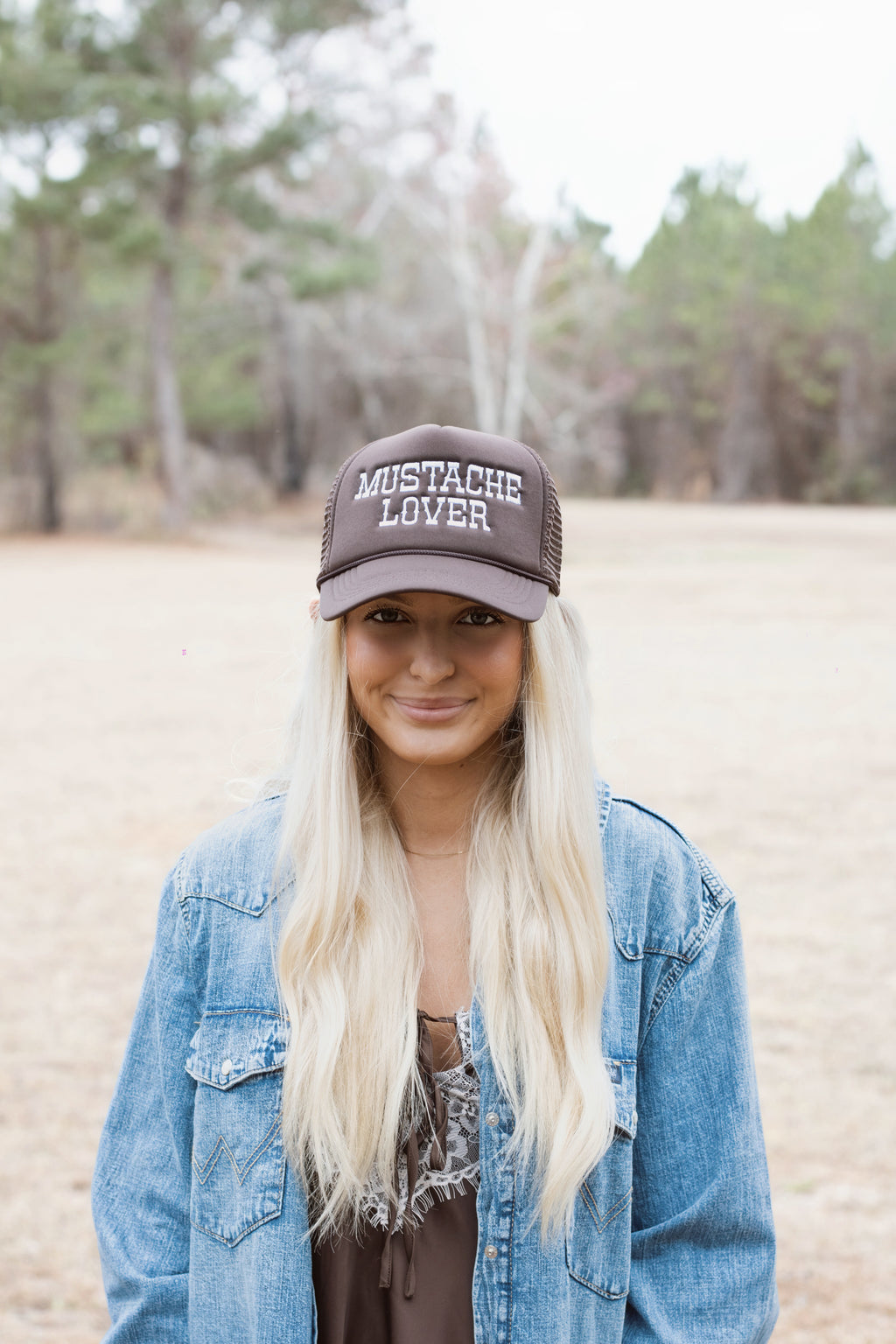 MUSTACHE LOVER brown trucker hat